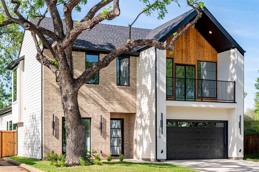 Front exterior of a new home in , Dallas, TX, highlighting curb appeal (Image 1). Front exterior of a new home in , Dallas, TX, highlighting curb appeal (Image 1).