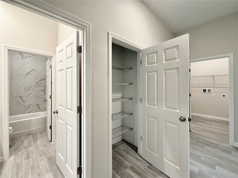 Spacious, unfurnished interior of a new home in , Eustis (Image 29).