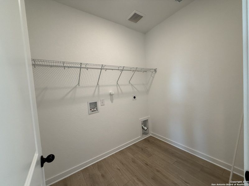 Spacious, unfurnished interior of a new home in Enclave at Hennersby Hollow 50's, San Antonio (Image 23).