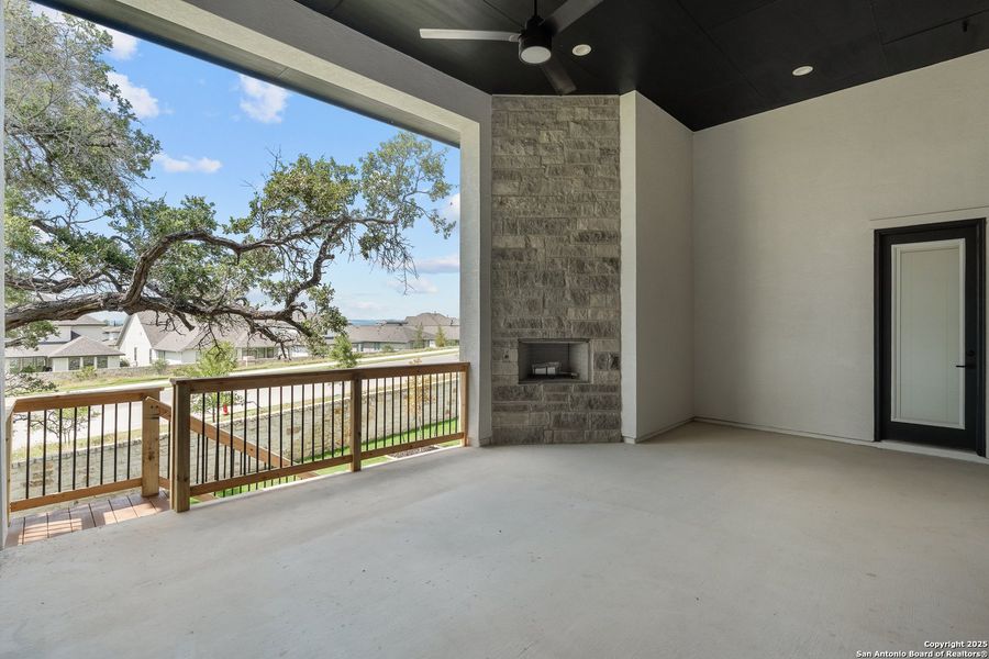 Image 32 of a home in Esperanza - 70'. Image 32 of a home in Esperanza - 70'.