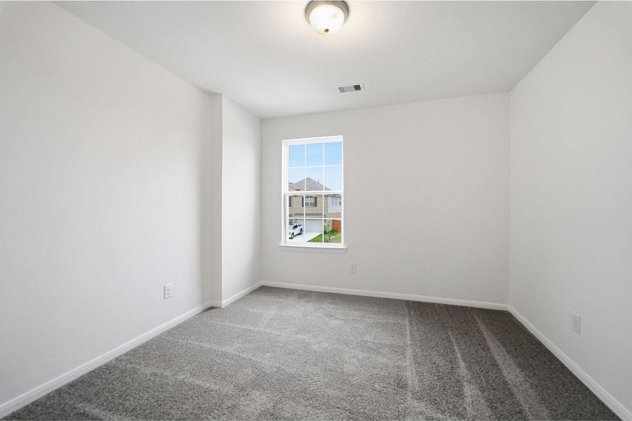 Spacious, unfurnished interior of a new home in Lago Mar, Texas City (Image 13).