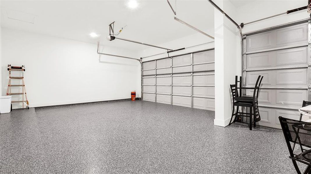 Spacious, unfurnished interior of a new home in Bel Air Village, Sherman (Image 21).