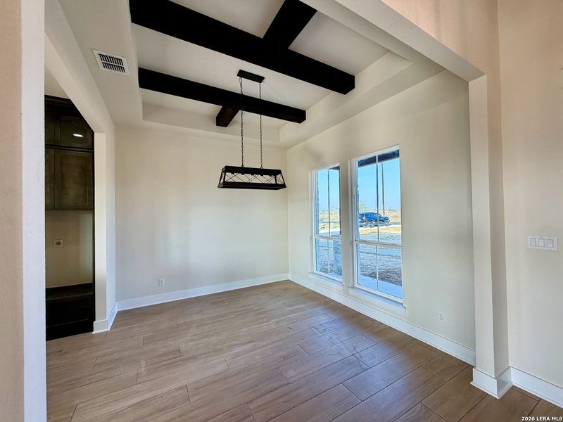 Spacious, unfurnished interior of a new home in , Floresville (Image 35).