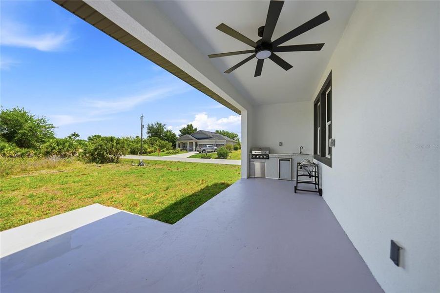 Exterior details and patio area of a home in , Port Charlotte (Image 4).