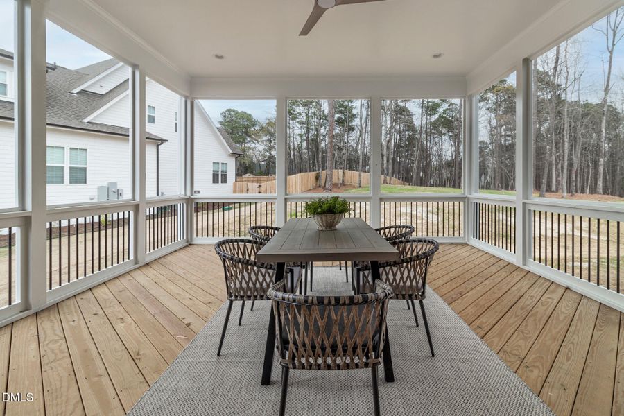 401_STABLE_VALLEY_INTERIOR_38