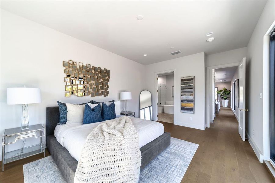 Furnished interior view inside a new home in , Dallas (Image 9).