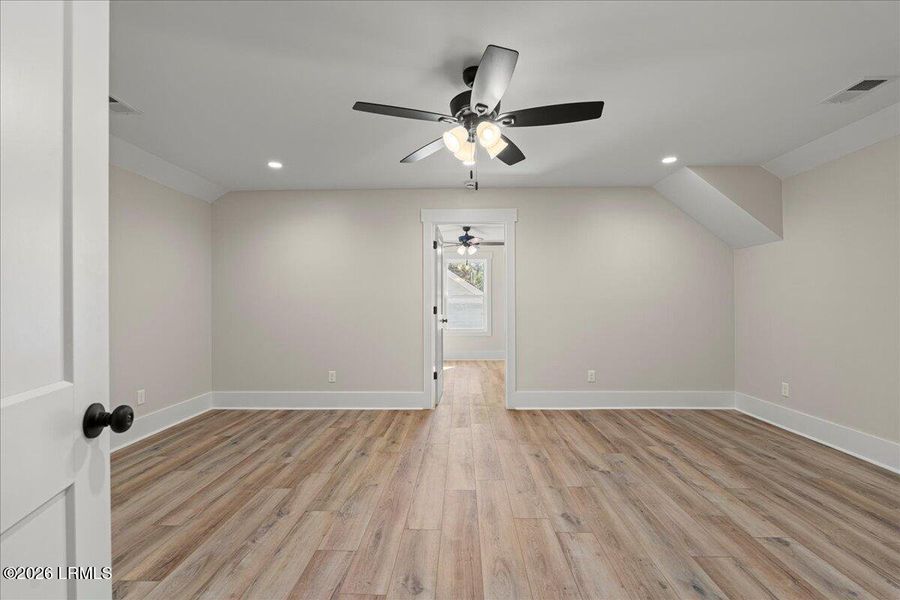 Spacious, unfurnished interior of a new home in , Beaufort (Image 64).