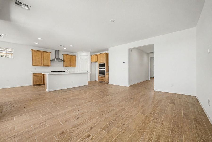Spacious, unfurnished interior of a new home in Las Ventanas, Goodyear (Image 7). Spacious, unfurnished interior of a new home in Las Ventanas, Goodyear (Image 7).