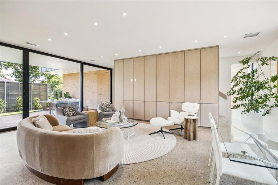 Furnished interior view inside a new home in , Dallas (Image 31). Furnished interior view inside a new home in , Dallas (Image 31).