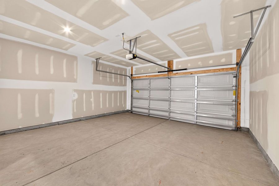 Spacious, unfurnished interior of a new home in Millstone, Cramerton (Image 33).