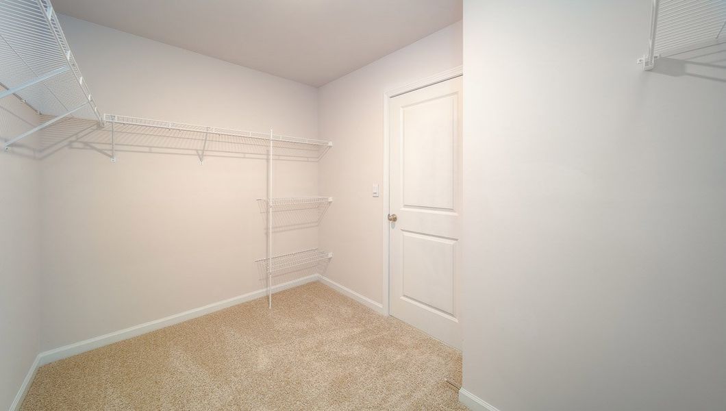 Spacious, unfurnished interior of a new home in Valleywood Farms, Waynesville (Image 18).