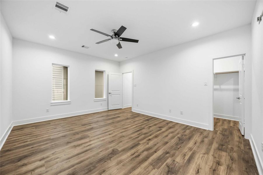 Spacious, unfurnished interior of a new home in , Houston (Image 16).