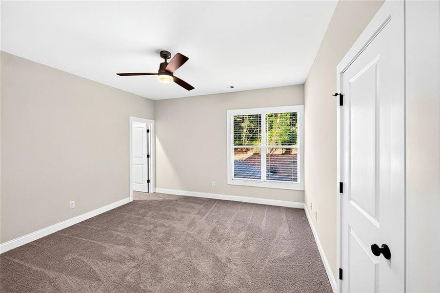 Spacious, unfurnished interior of a new home in , Bishop (Image 61).
