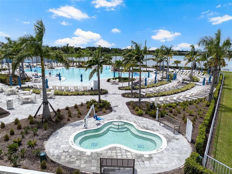 Community amenities in , Englewood (Image 60).