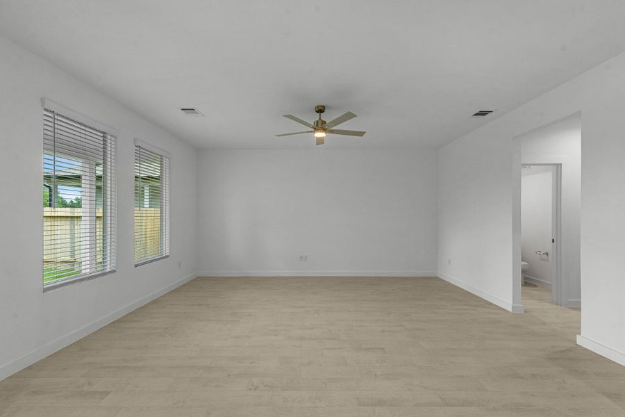 Spacious, unfurnished interior of a new home in Cypresswood Landing, Humble (Image 21).