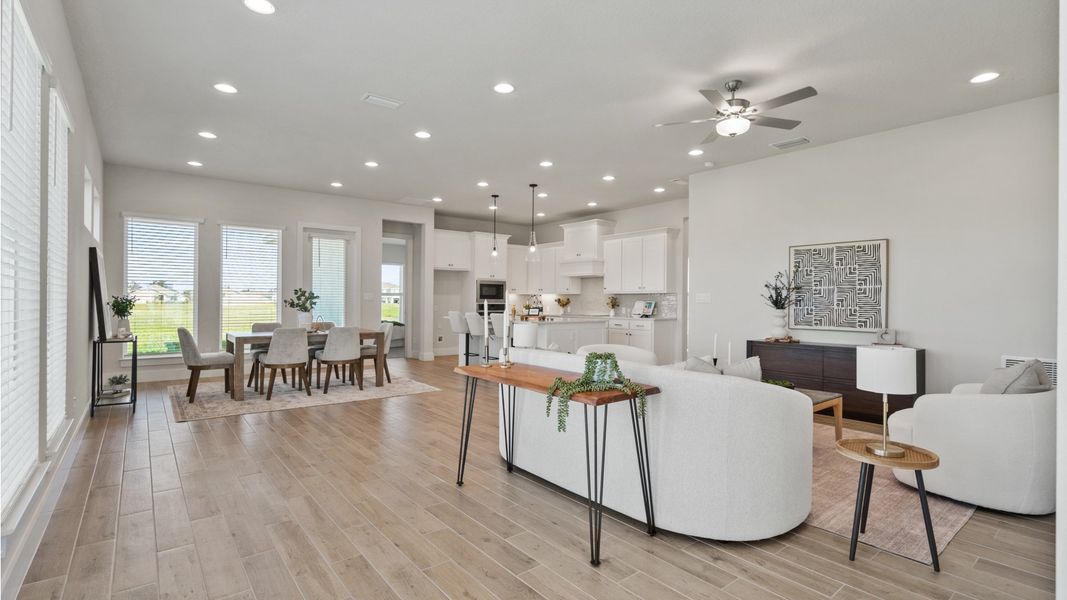Representative furnished interior of a home built from the 2011F by Perry Homes in Magnolia Bay, Nokomis (Image 8). Representative furnished interior of a home built from the 2011F by Perry Homes in Magnolia Bay, Nokomis (Image 8).