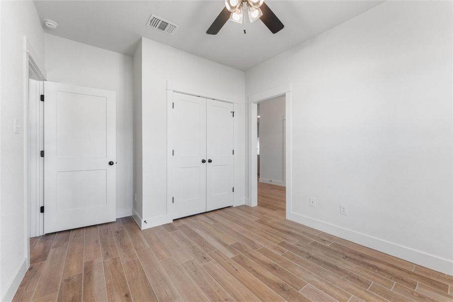 Spacious, unfurnished interior of a new home in , Killeen (Image 20).