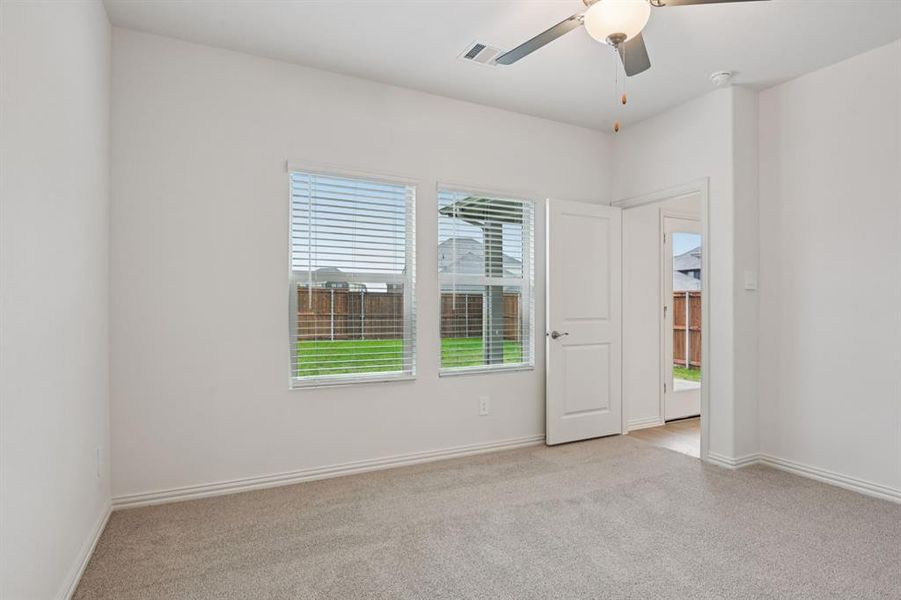 Spacious, unfurnished interior of a new home in Lakehaven - Spring Series, Farmersville (Image 25).
