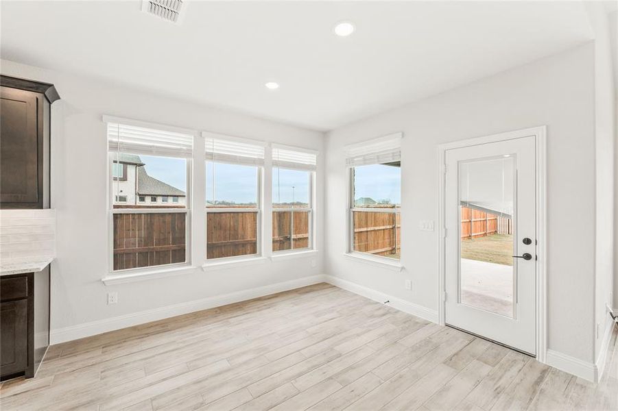 Spacious, unfurnished interior of a new home in Stone River Glen 60s, Royse City (Image 24).