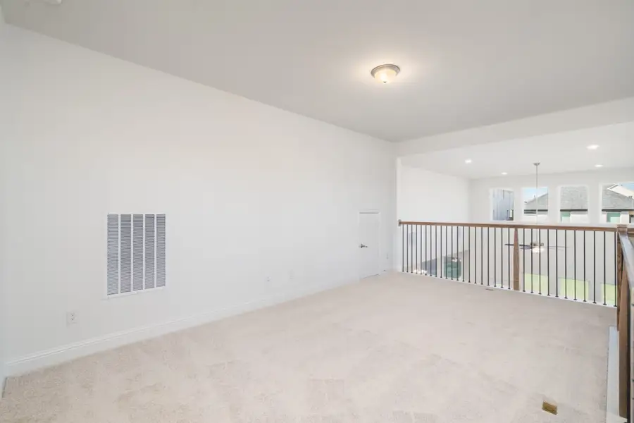 Spacious, unfurnished interior of a new home in Reunion, Rhome (Image 30).