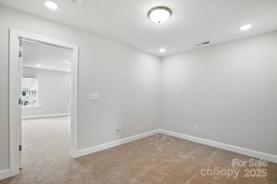 Spacious, unfurnished interior of a new home in Harrisburg Village Townhomes, Harrisburg (Image 31).