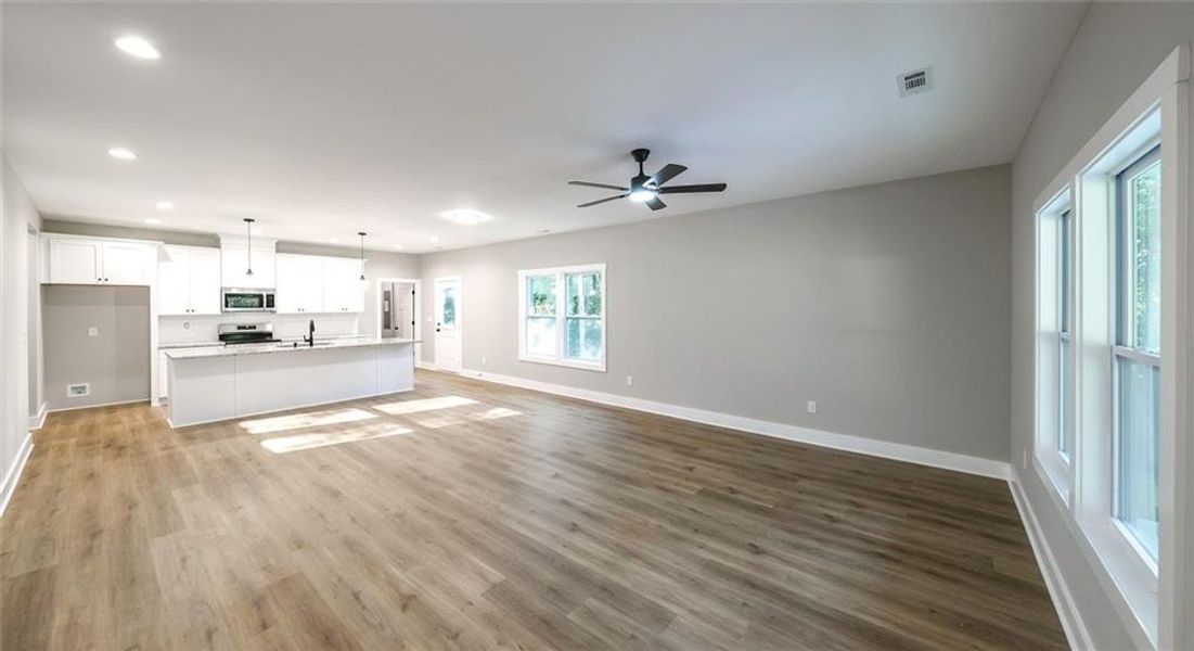 Spacious, unfurnished interior of a new home in , Bremen (Image 34).