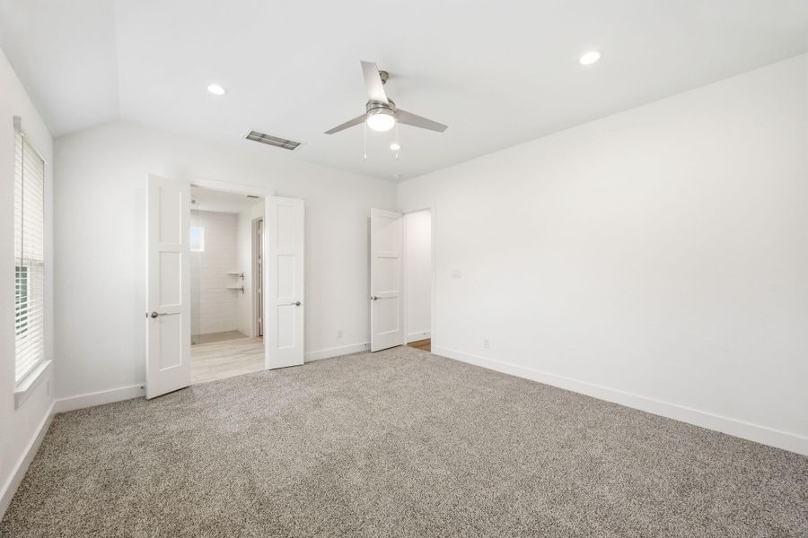 Spacious, unfurnished interior of a new home in Hills of Westlake, Conroe (Image 18).