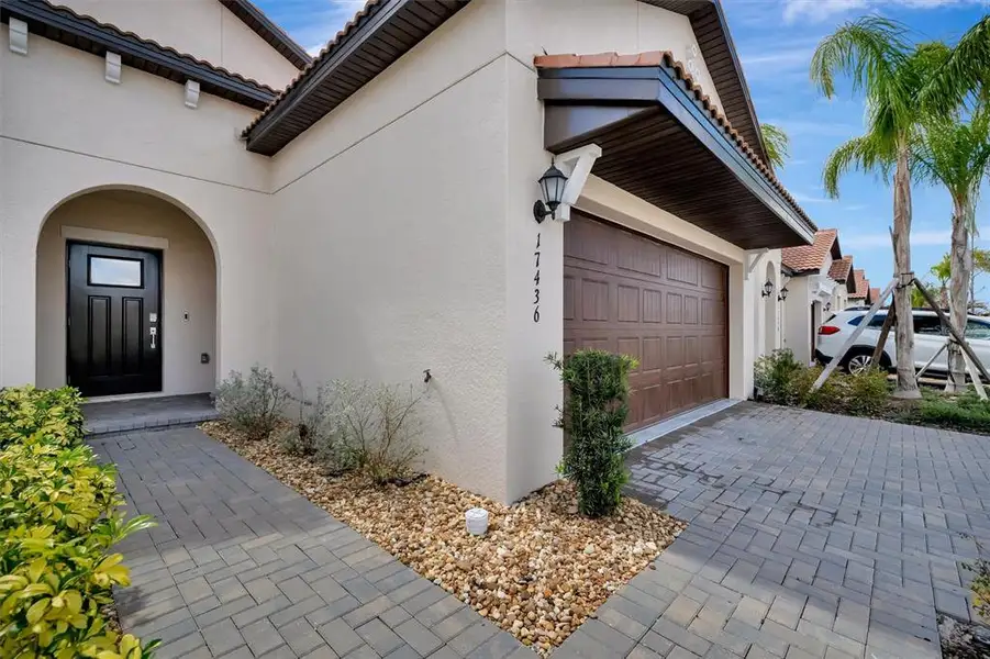 Exterior details and patio area of a home in , Wimauma (Image 31).