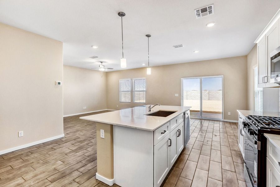 2,537sf New Home in Maricopa, AZ.  - Slide 6