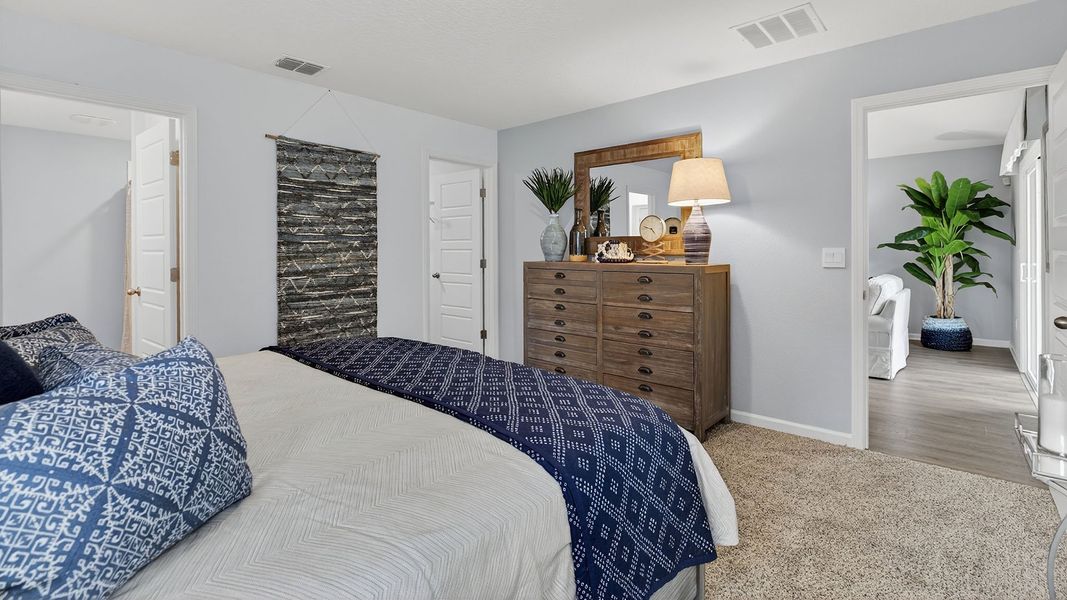Representative furnished interior of a home built from the BERKELEY II by D.R. Horton in Bridle Creek Express, Jacksonville (Image 17).