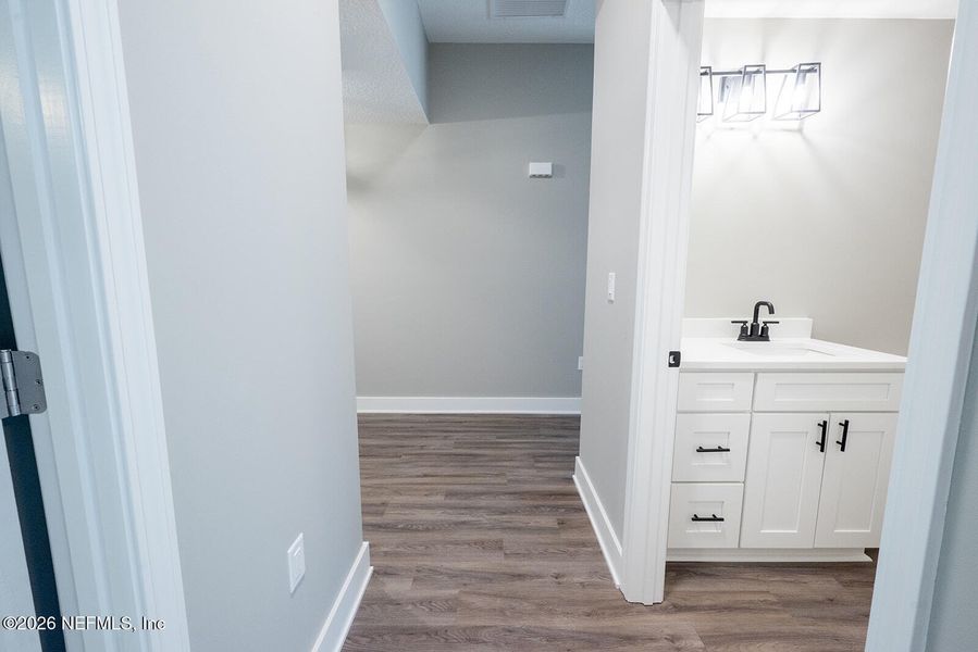 Spacious, unfurnished interior of a new home in , Florahome (Image 27).