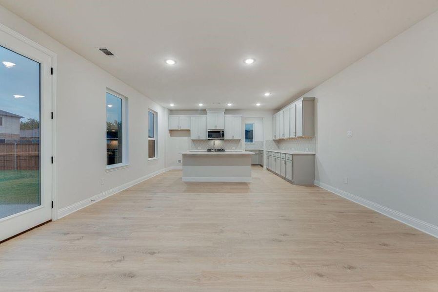 Spacious, unfurnished interior of a new home in Creekside of Crowley, Crowley (Image 32). Spacious, unfurnished interior of a new home in Creekside of Crowley, Crowley (Image 32).
