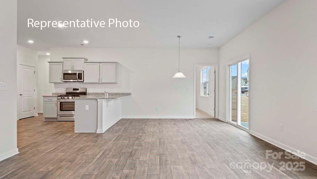 Spacious, unfurnished interior of a new home in Stanton, Richburg (Image 16).