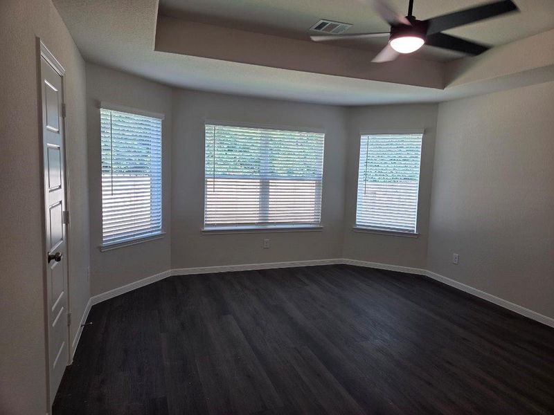 Spacious, unfurnished interior of a new home in River's Edge, Conroe (Image 24).