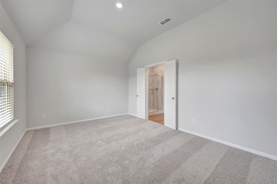 Spacious, unfurnished interior of a new home in Lane Ranch, Sanger (Image 26).