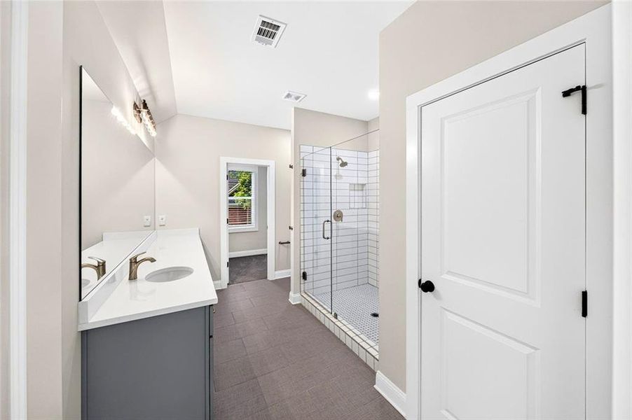 Furnished interior view inside a new home in , Bishop (Image 17).