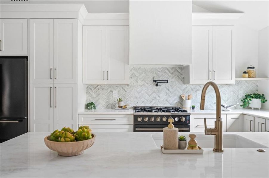 Furnished interior view inside a new home in , Alpharetta (Image 17).