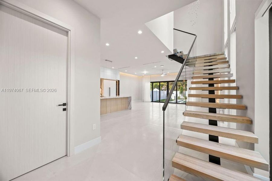 Spacious, unfurnished interior of a new home in , Fort Lauderdale (Image 53).