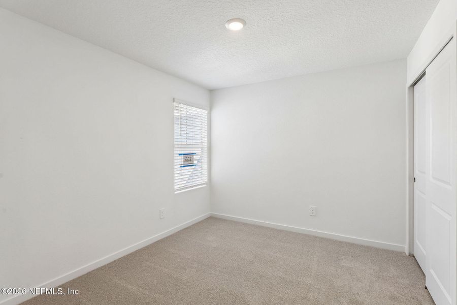 Spacious, unfurnished interior of a new home in , Middleburg (Image 26).