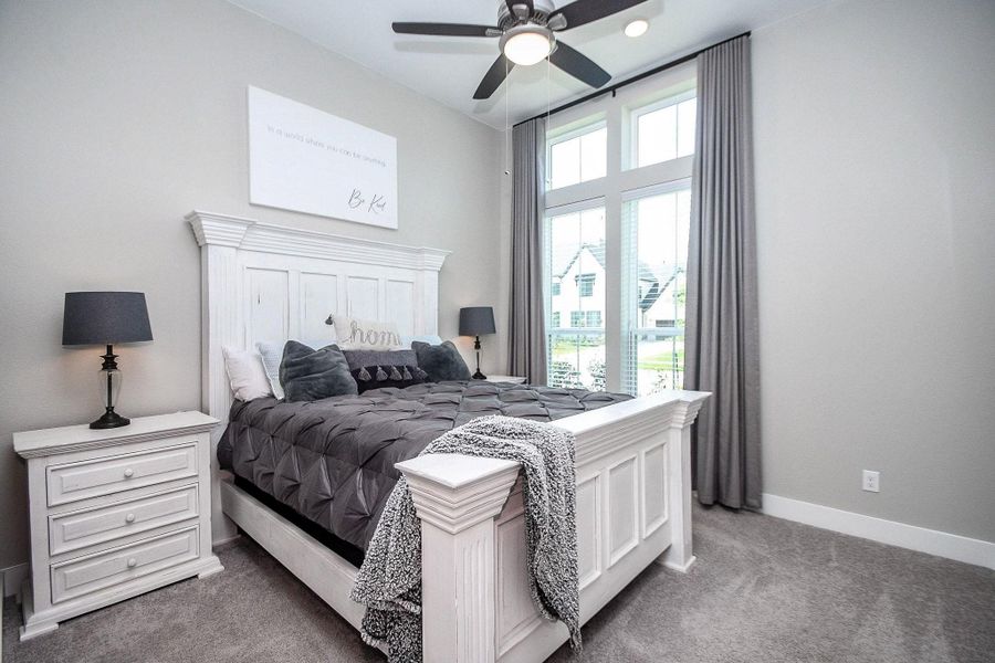 Bedroom #4 (or guest suite) with private en-suite bath. Bedroom #4 (or guest suite) with private en-suite bath.