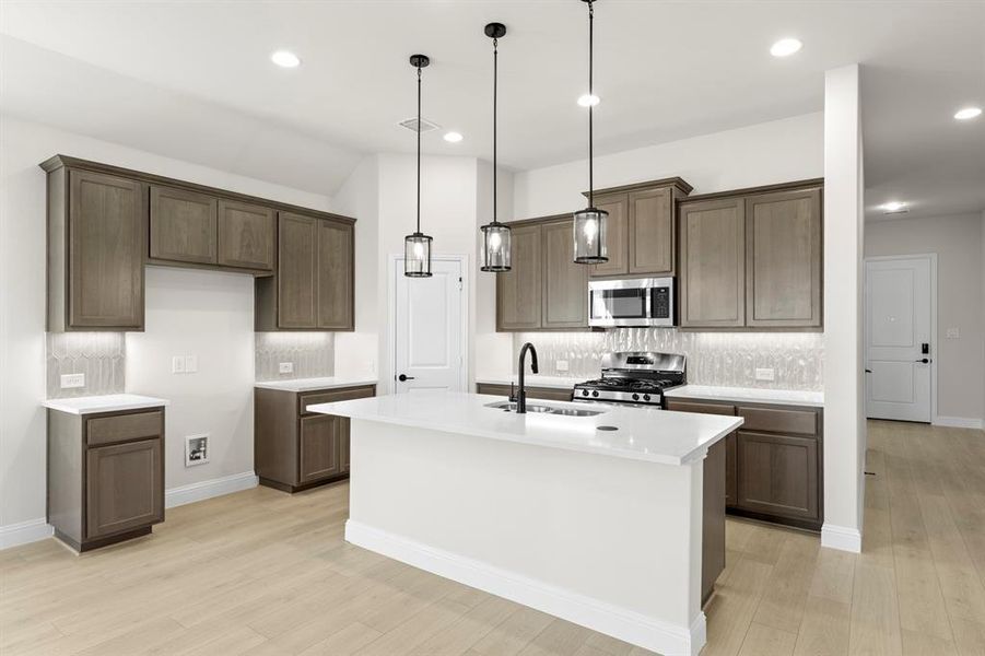 3_11. 2111 Rhodora - Kitchen (2) 3_11. 2111 Rhodora - Kitchen (2)