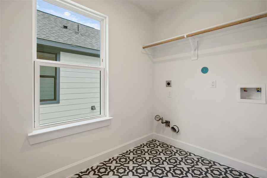 Spacious, unfurnished interior of a new home in , Houston (Image 21).