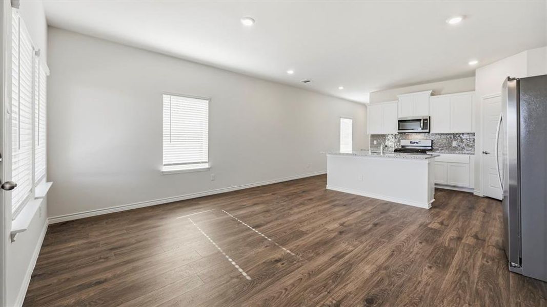 Spacious, unfurnished interior of a new home in Winchester Crossing, Princeton (Image 13).