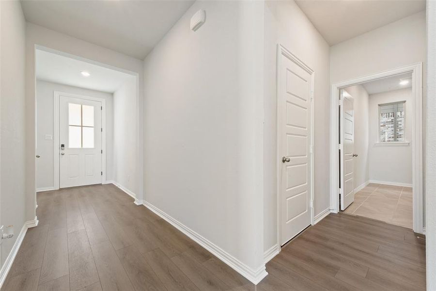 Spacious, unfurnished interior of a new home in Villages of Hurricane Creek, Anna (Image 21). Spacious, unfurnished interior of a new home in Villages of Hurricane Creek, Anna (Image 21).