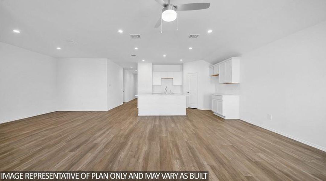 Spacious, unfurnished interior of a new home in Silverthorne, Conroe (Image 4).