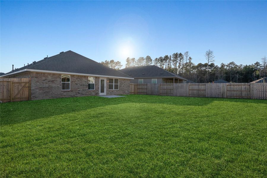 Exterior details and patio area of a home in Grand Oaks Reserve, Cleveland (Image 17).