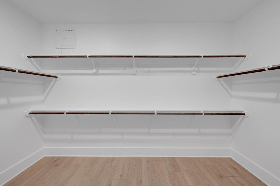 Spacious, unfurnished interior of a new home in Lone Star Landing, Montgomery (Image 30).