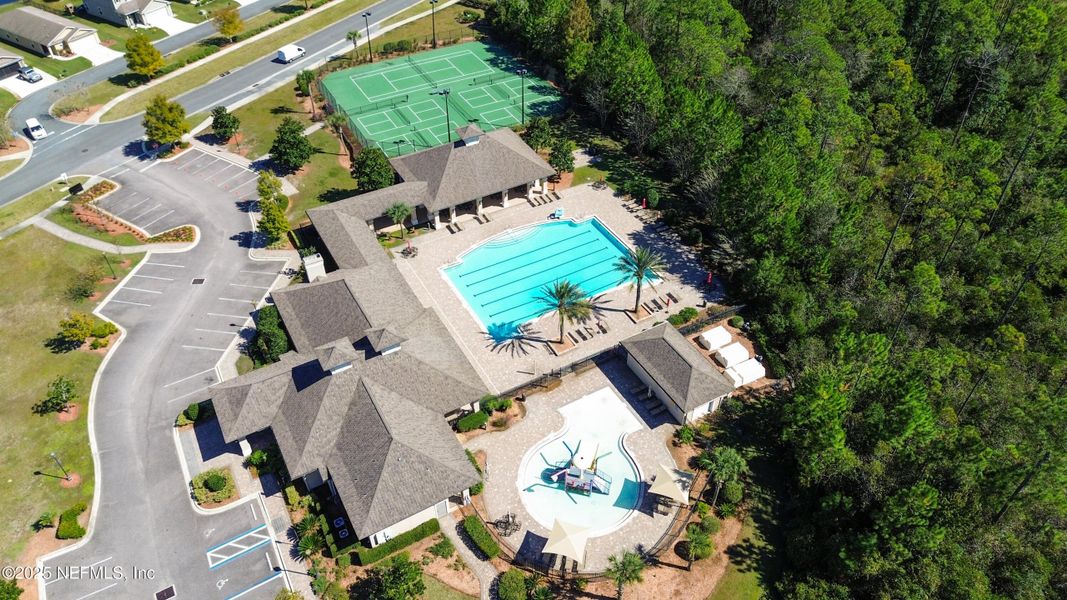 Image 36 of a home in River Glen Express.