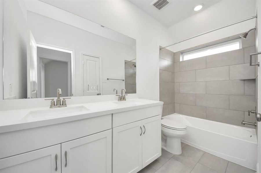 Furnished interior view inside a new home in Sienna: Signature Series, Missouri City (Image 14). Furnished interior view inside a new home in Sienna: Signature Series, Missouri City (Image 14).