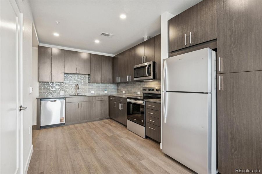 Quartz Countertop Kitchen